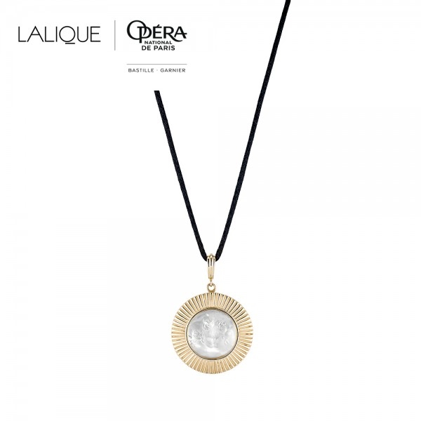 Lalique le baiser pendant
