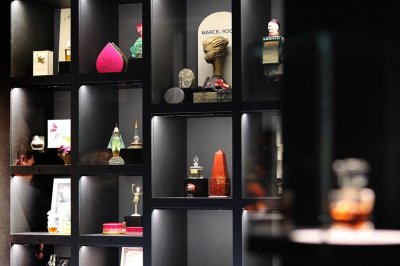 L'INCROYABLE ÉPOPÉE DU FLACON BACCARAT 15 visite exposition musee flacon de parfum de baccarat