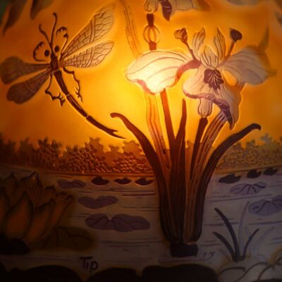 lampe en pate de verre multicouche decor libellule
