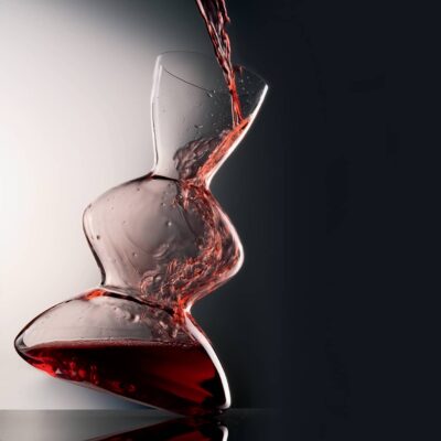 Comment tenir un verre à vin ? 5 carafer-le-vin