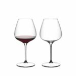 verre-vin-grappe-pinot-noir